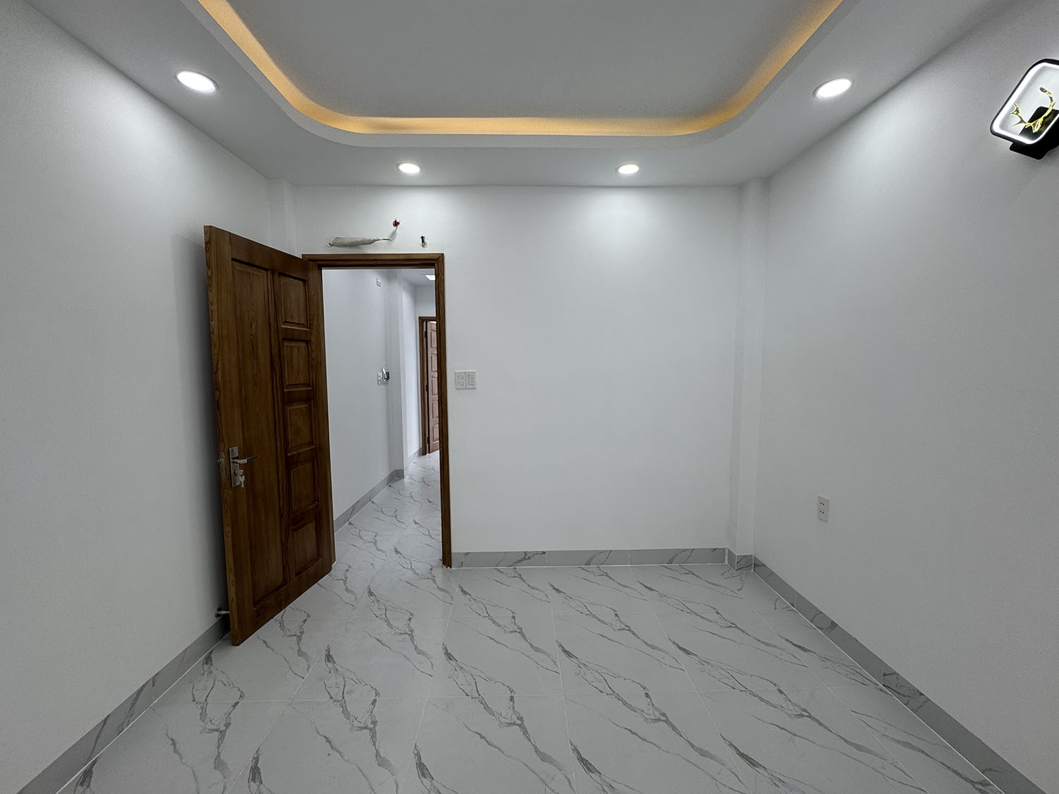 Nhà phố 3 lầu, mới 100% xe hơi đổ cách nhà 10m khu VIP Nguyễn Văn Đậu - Gần Phan Đăng Lưu